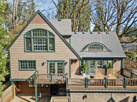 4212 Southshore Boulevard Lake Oswego OR 97035