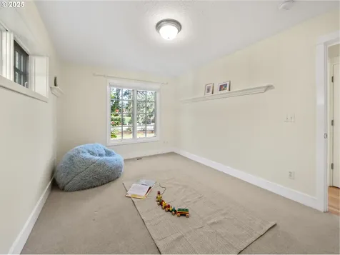 4212 Southshore Boulevard Lake Oswego OR 97035