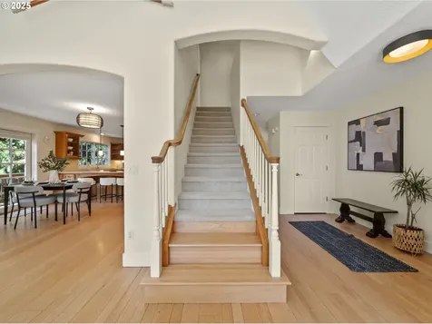 4212 Southshore Boulevard Lake Oswego OR 97035