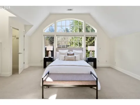 4212 Southshore Boulevard Lake Oswego OR 97035