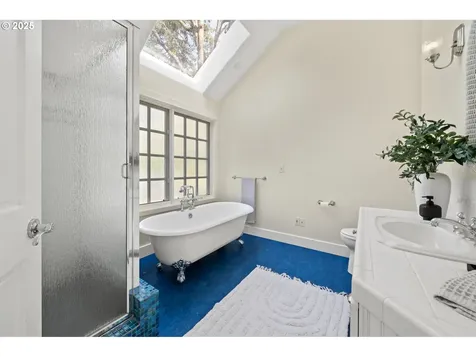 4212 Southshore Boulevard Lake Oswego OR 97035
