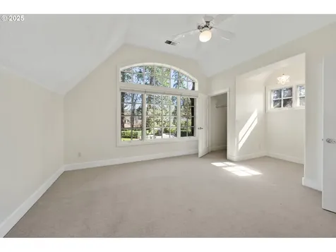 4212 Southshore Boulevard Lake Oswego OR 97035