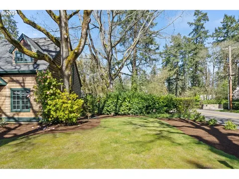 4212 Southshore Boulevard Lake Oswego OR 97035