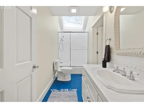4212 Southshore Boulevard Lake Oswego OR 97035