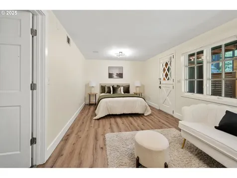 4212 Southshore Boulevard Lake Oswego OR 97035