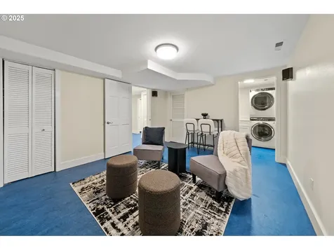 4212 Southshore Boulevard Lake Oswego OR 97035