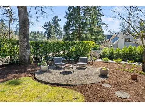 4212 Southshore Boulevard Lake Oswego OR 97035