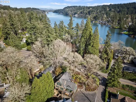 4212 Southshore Boulevard Lake Oswego OR 97035