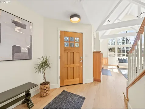 4212 Southshore Boulevard Lake Oswego OR 97035