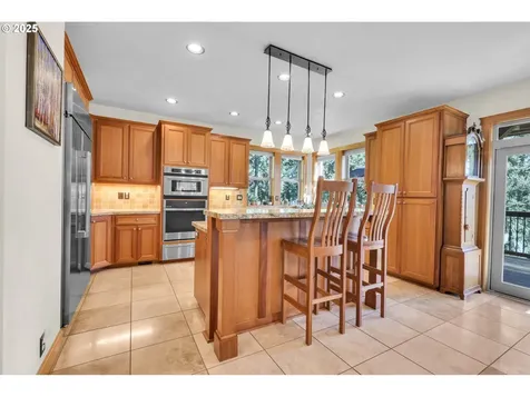 27911 Lady Slipper Loop Eugene OR 97405