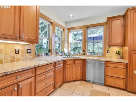 27911 Lady Slipper Loop Eugene OR 97405