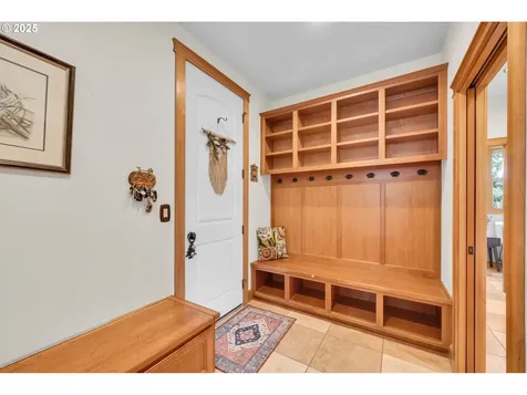 27911 Lady Slipper Loop Eugene OR 97405