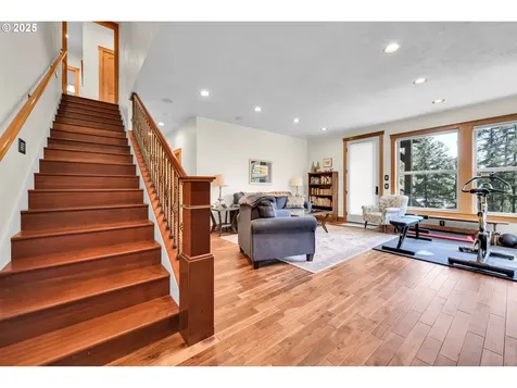 27911 Lady Slipper Loop Eugene OR 97405