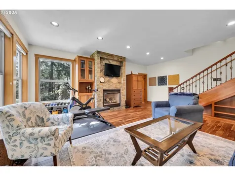 27911 Lady Slipper Loop Eugene OR 97405