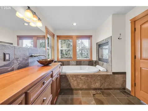 27911 Lady Slipper Loop Eugene OR 97405