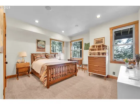 27911 Lady Slipper Loop Eugene OR 97405