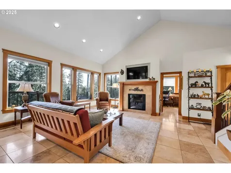 27911 Lady Slipper Loop Eugene OR 97405
