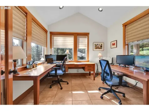27911 Lady Slipper Loop Eugene OR 97405