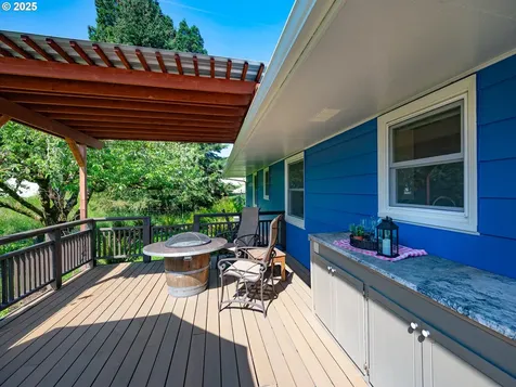 464 Spring Creek Drive Eugene OR 97404
