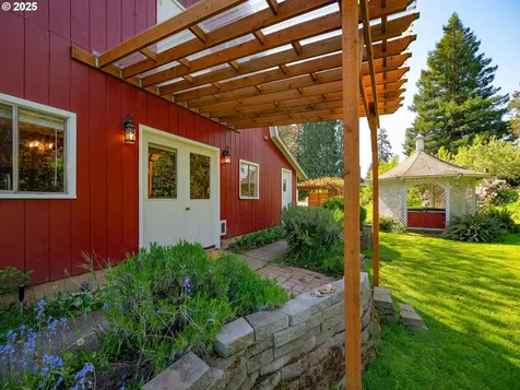 464 Spring Creek Drive Eugene OR 97404