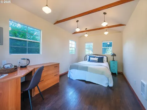 464 Spring Creek Drive Eugene OR 97404