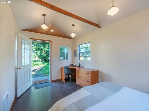 464 Spring Creek Drive Eugene OR 97404