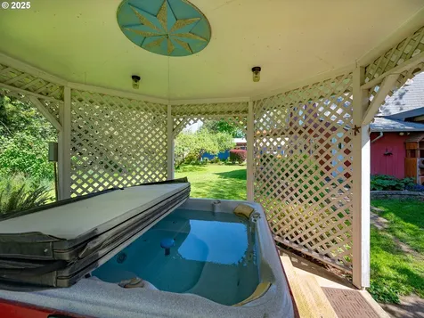 464 Spring Creek Drive Eugene OR 97404