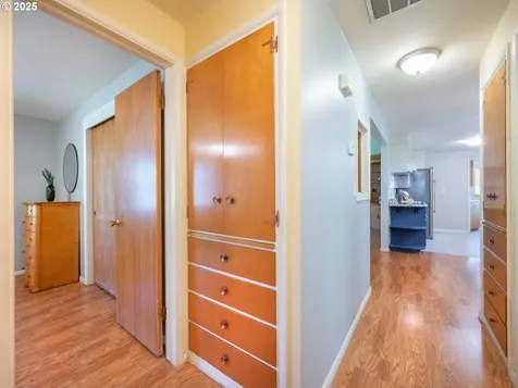 464 Spring Creek Drive Eugene OR 97404