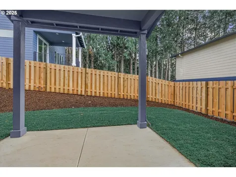 284 NW Mawrcrest Avenue Gresham OR 97030