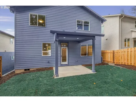 284 NW Mawrcrest Avenue Gresham OR 97030