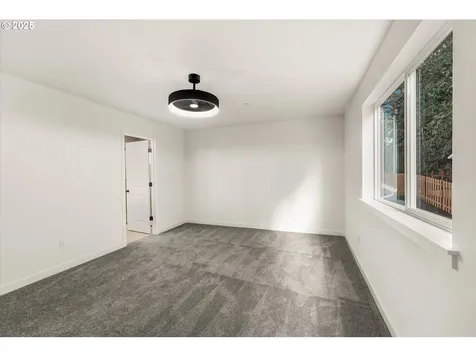 284 NW Mawrcrest Avenue Gresham OR 97030