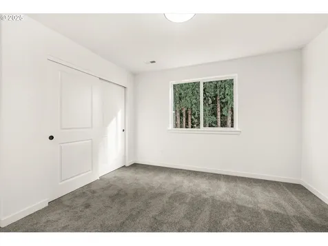 284 NW Mawrcrest Avenue Gresham OR 97030