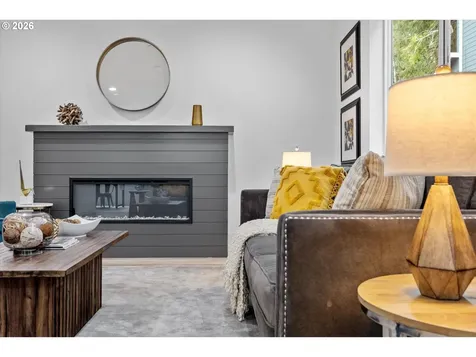 284 NW Mawrcrest Avenue Gresham OR 97030