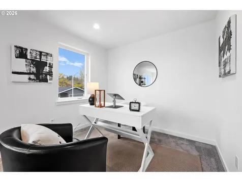 284 NW Mawrcrest Avenue Gresham OR 97030