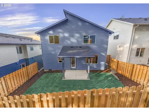 284 NW Mawrcrest Avenue Gresham OR 97030