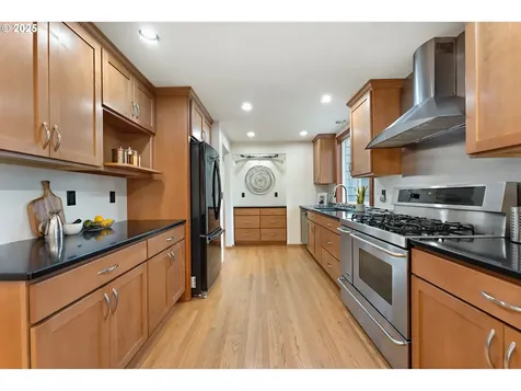 8814 SW 19th Avenue Portland OR 97219