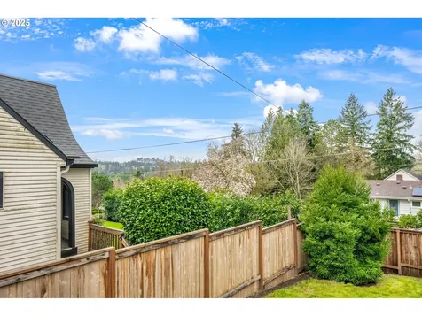 8814 SW 19th Avenue Portland OR 97219