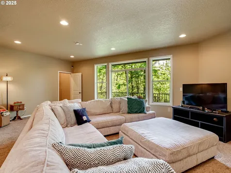 4868 Y Street Washougal WA 98671