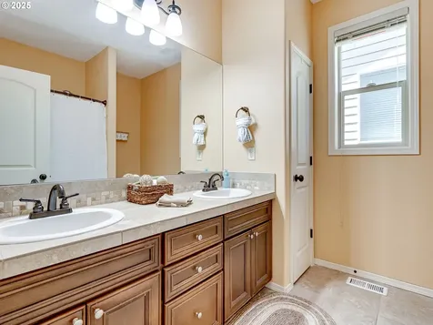 4868 Y Street Washougal WA 98671