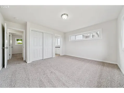 12115 NE Fargo Court Portland OR 97220