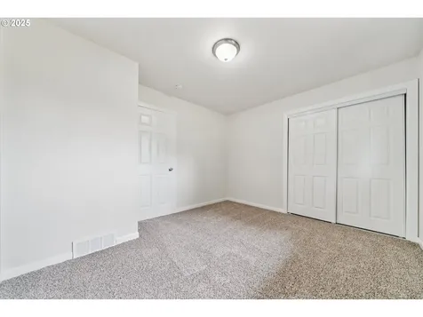 12115 NE Fargo Court Portland OR 97220