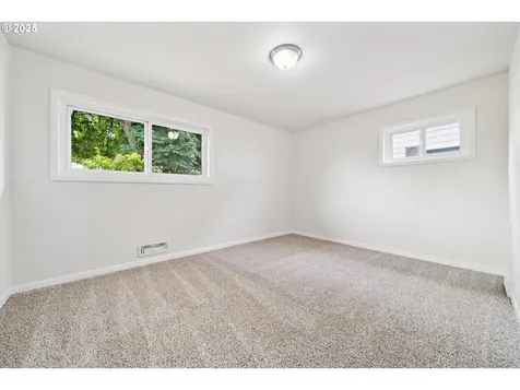 12115 NE Fargo Court Portland OR 97220