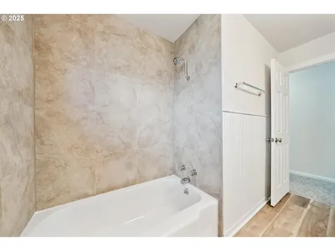 12115 NE Fargo Court Portland OR 97220