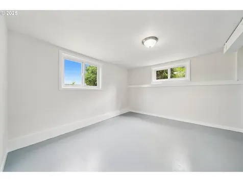 12115 NE Fargo Court Portland OR 97220