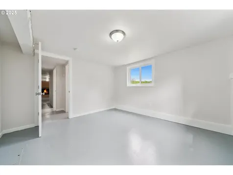 12115 NE Fargo Court Portland OR 97220