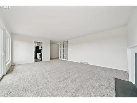 12115 NE Fargo Court Portland OR 97220