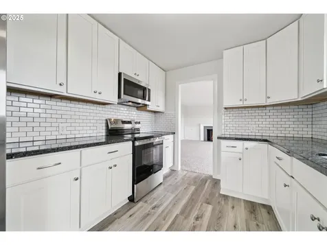 12115 NE Fargo Court Portland OR 97220
