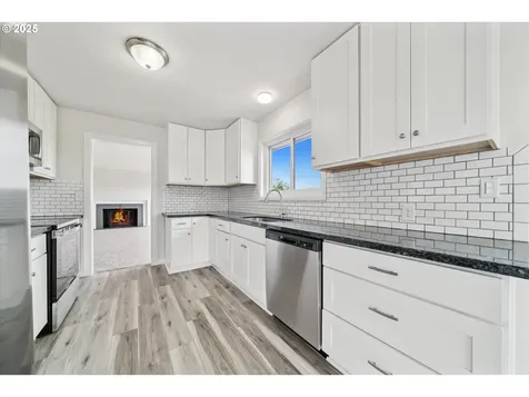 12115 NE Fargo Court Portland OR 97220