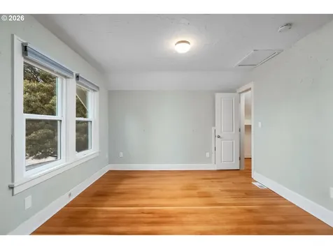 9707 N Lombard Street Portland OR 97203