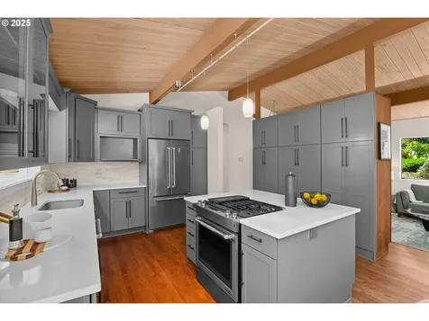 17125 Fernwood Drive Lake Oswego OR 97034